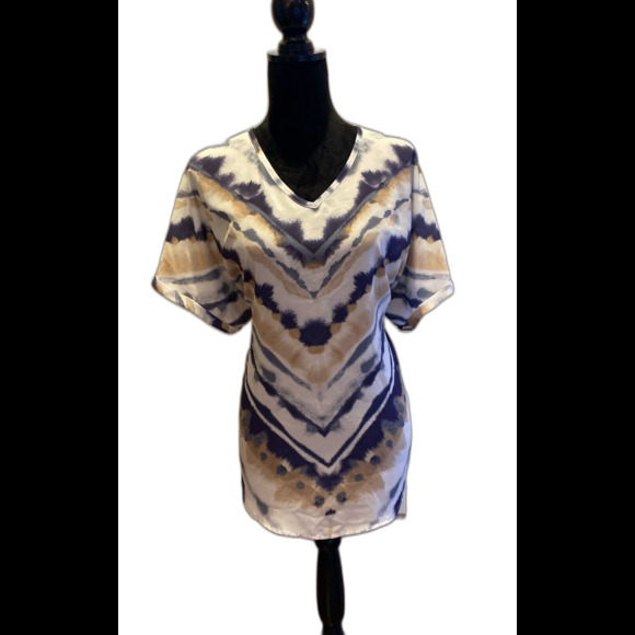 Est. 1946 Blouse Sz Large Oversized Flowy Creams & Blues Casual Top Cap Sleeves - Picture 1 of 11